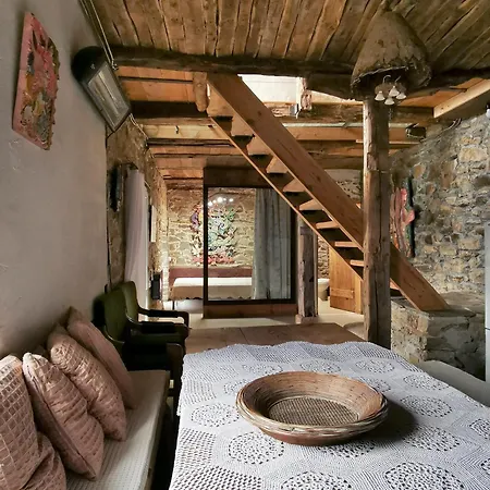 'гнездото', 'the Nest', Rhodope Mountains, Banite * Visnevo